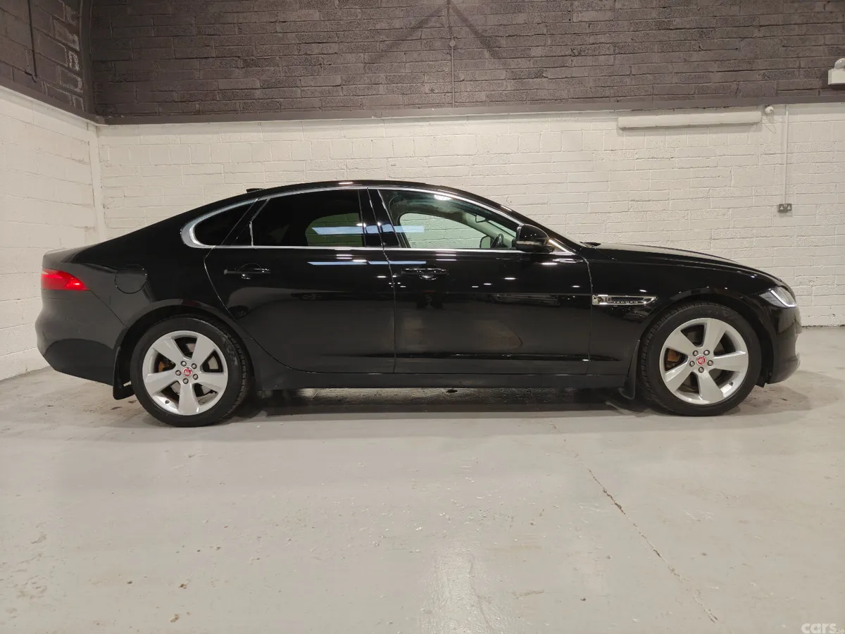 Jaguar XF Saloon, Diesel, 2017, Black