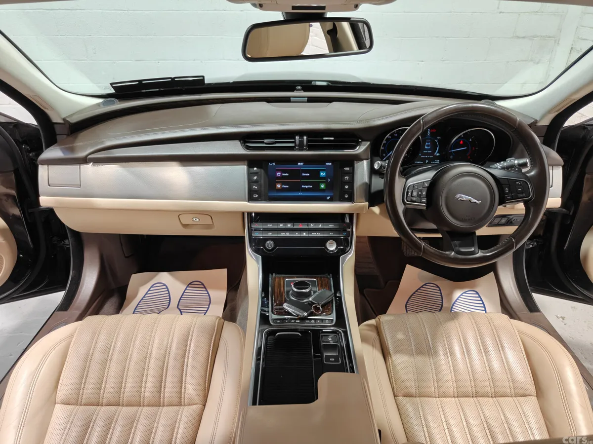 Jaguar XF Saloon, Diesel, 2017, Black