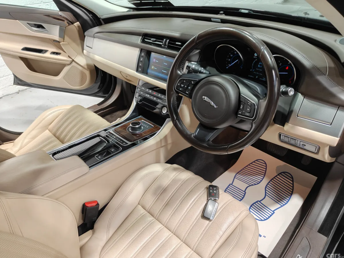 Jaguar XF Saloon, Diesel, 2017, Black