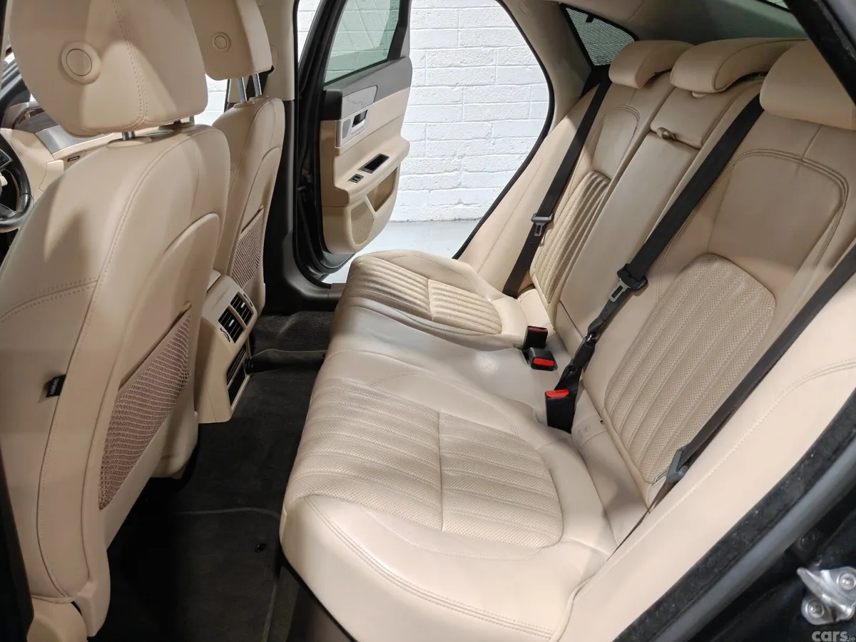 Jaguar XF Saloon, Diesel, 2017, Black