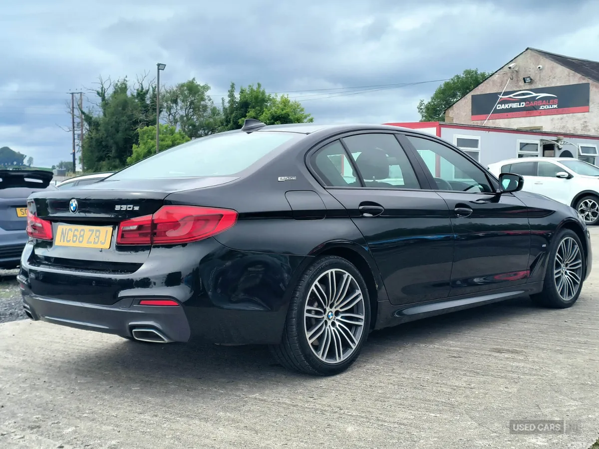 BMW 5-Series Saloon, Petrol Hybrid, 2019, Black