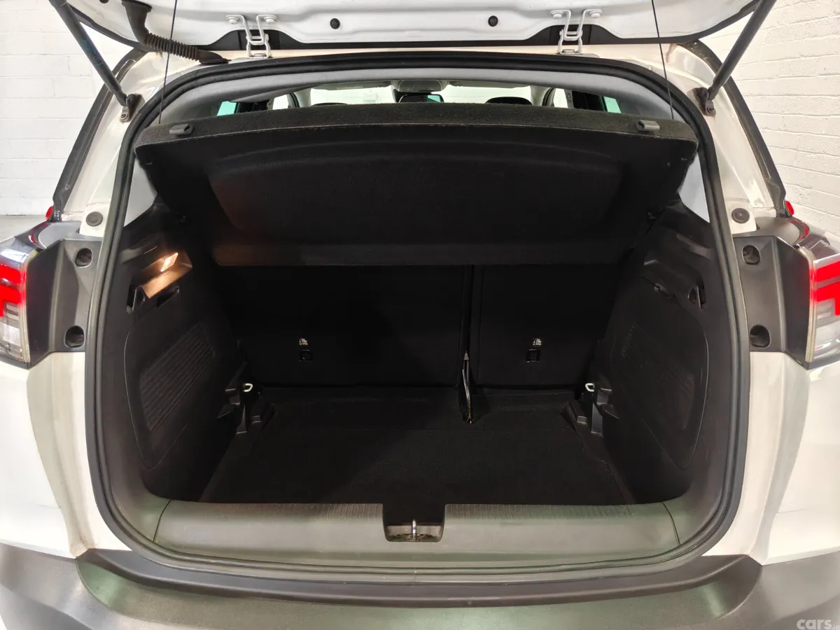 Opel Crossland X SUV, Petrol, 2021, White