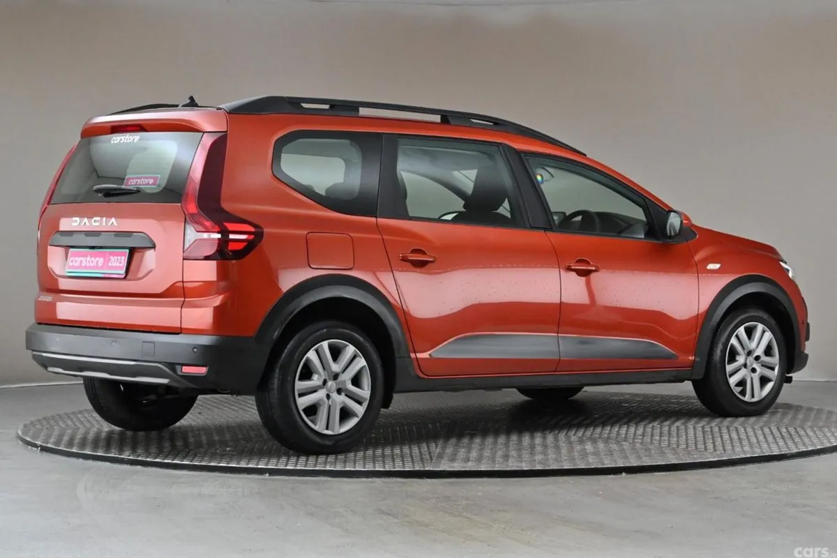 Dacia Jogger MPV, Petrol, 2023, Brown