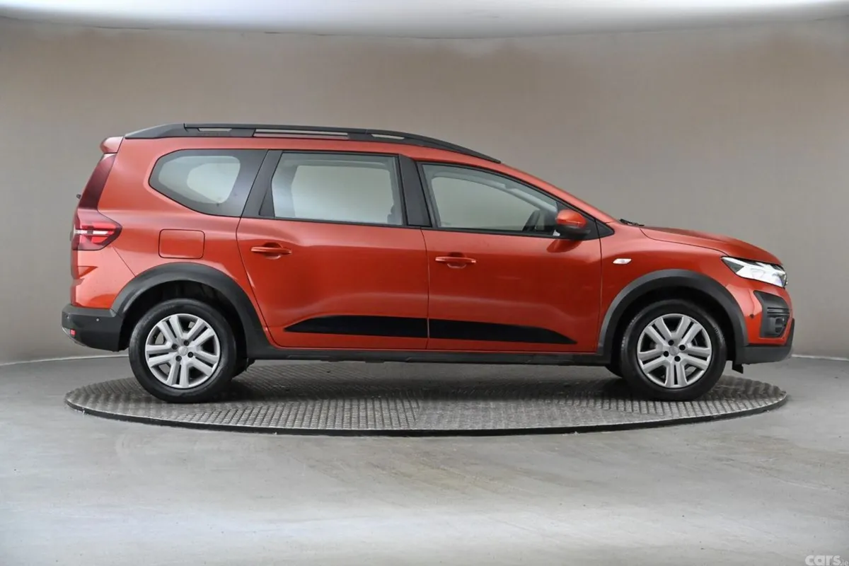 Dacia Jogger MPV, Petrol, 2023, Brown