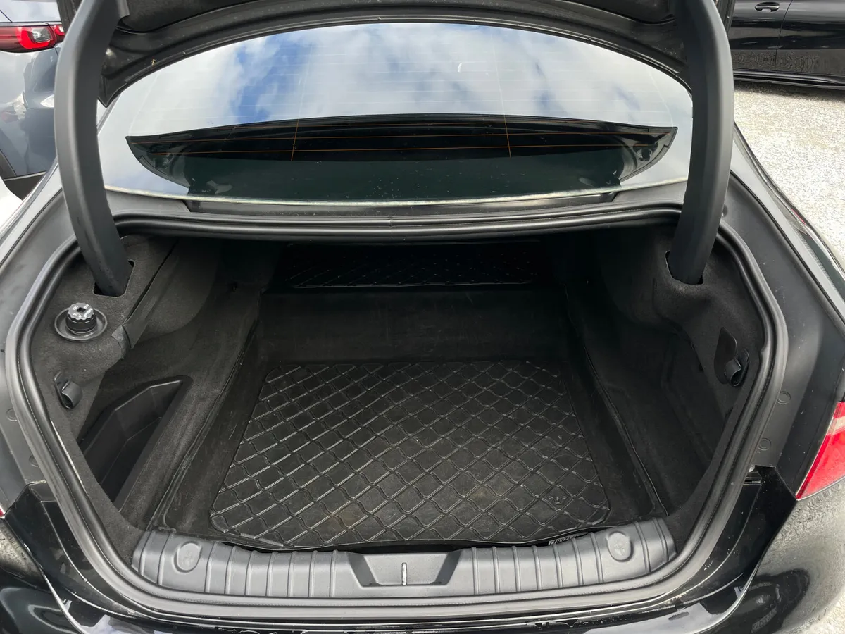 Jaguar XF Saloon, Diesel, 2017, Black