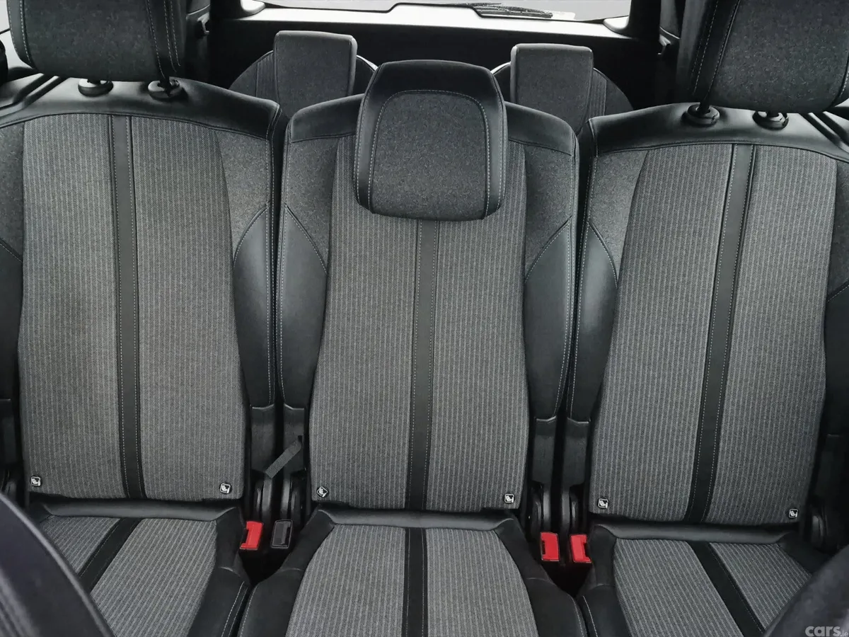 Peugeot 5008 MPV, Diesel, 2023, Grey