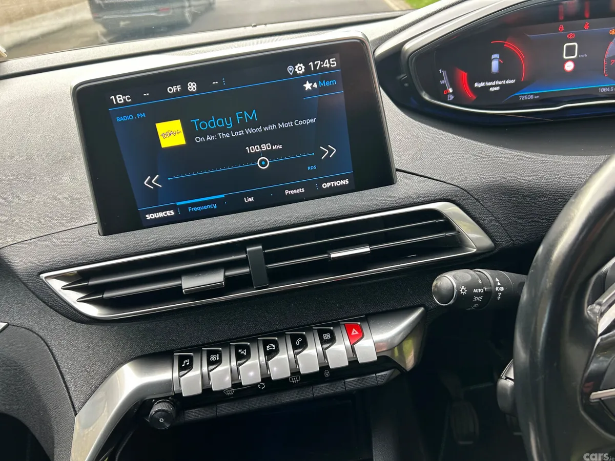 Peugeot 3008 MPV, Petrol, 2020, Grey