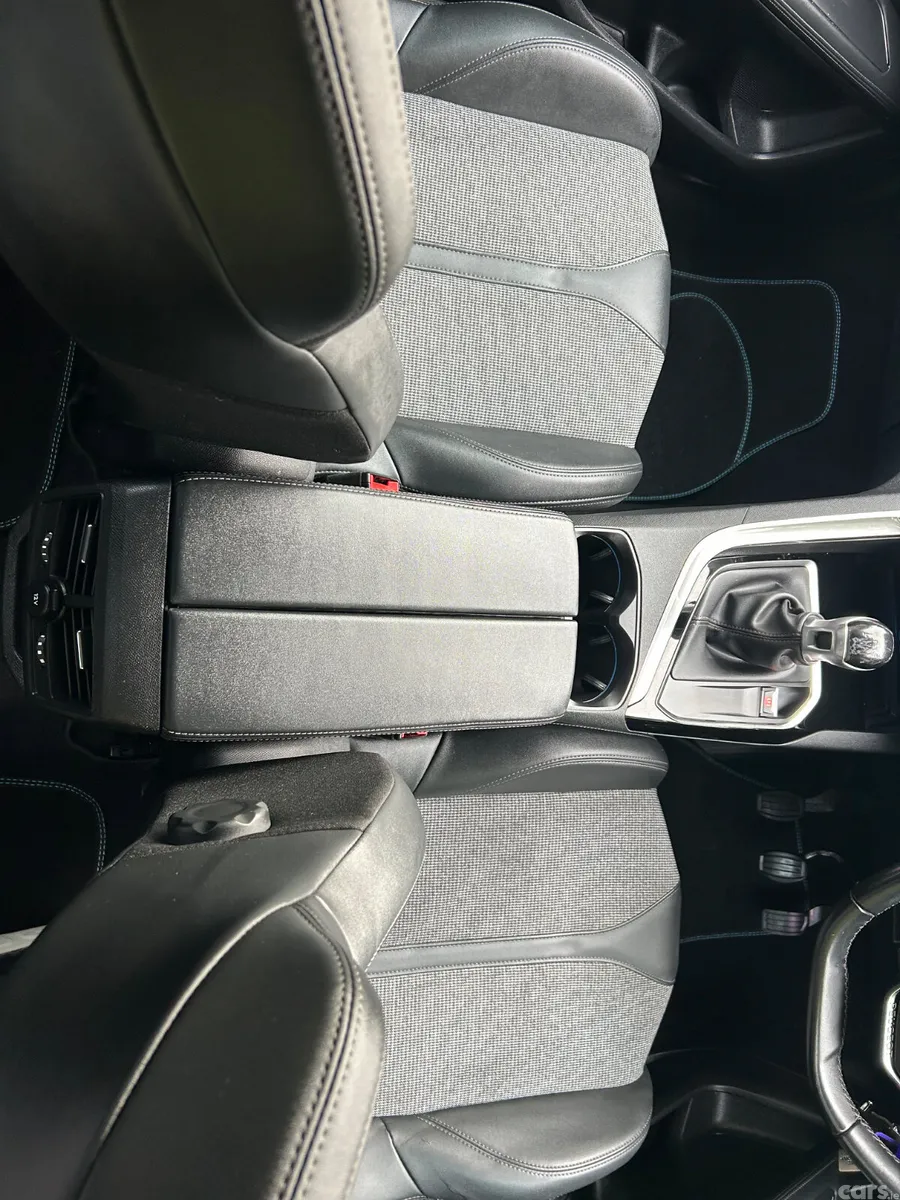 Peugeot 3008 MPV, Petrol, 2020, Grey