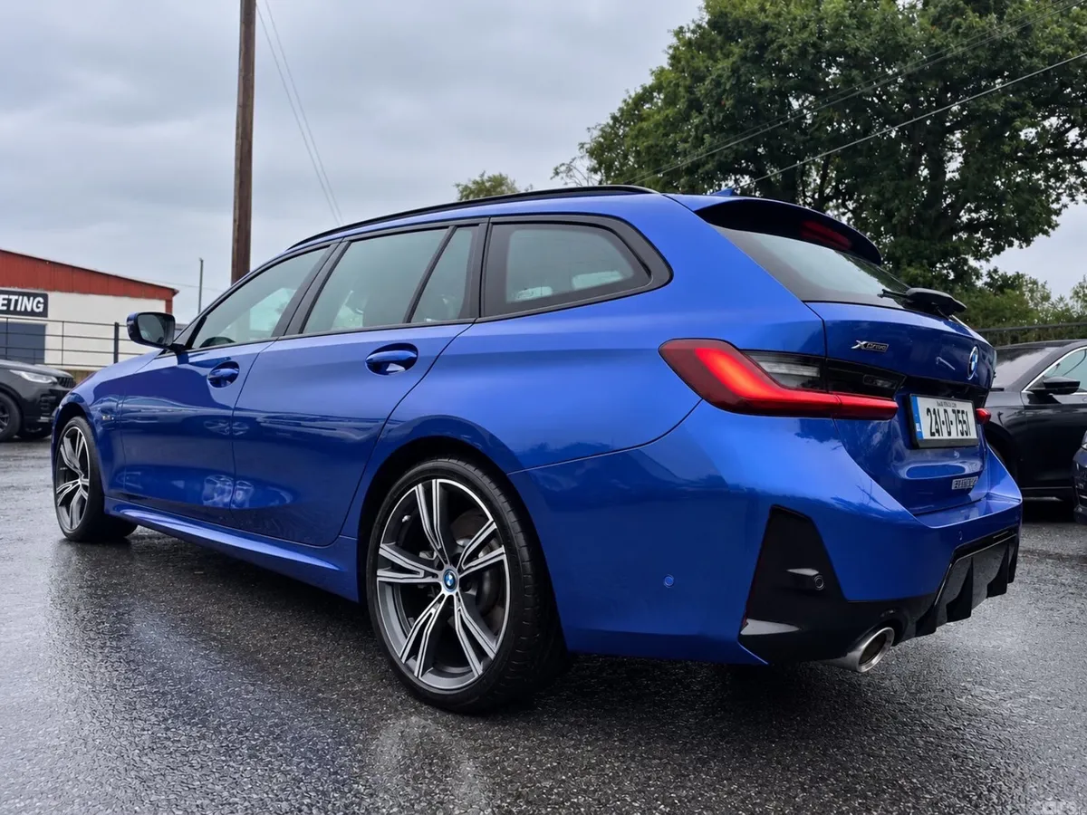 BMW 3-Series Estate, Petrol Plug-in Hybrid, 2023, Blue