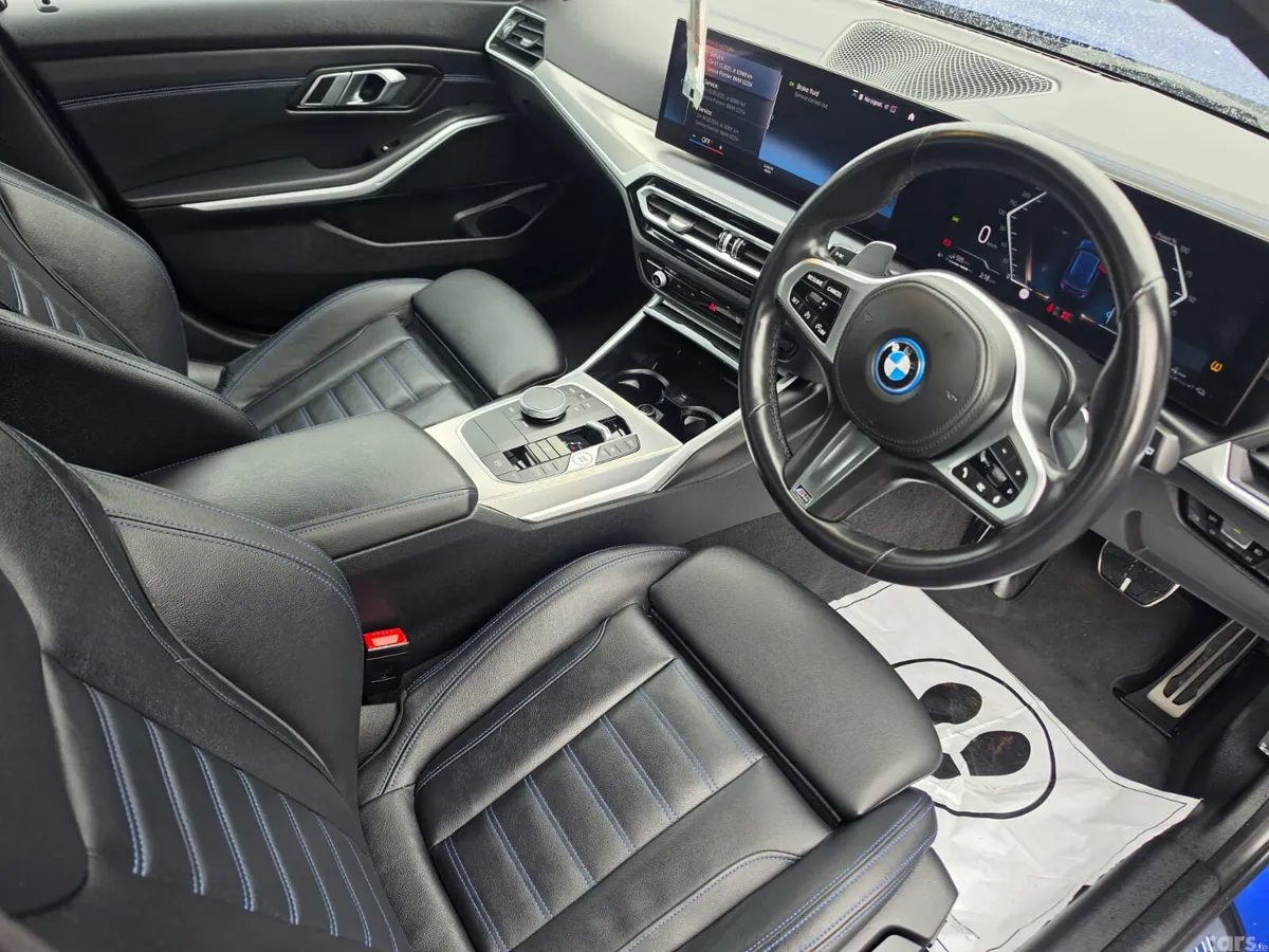 BMW 3-Series Estate, Petrol Plug-in Hybrid, 2023, Blue