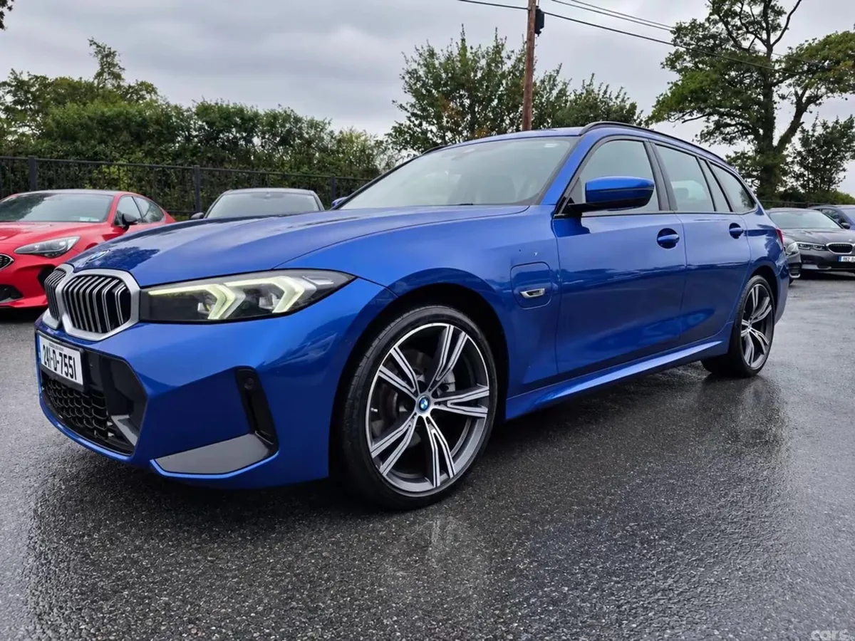 BMW 3-Series Estate, Petrol Plug-in Hybrid, 2023, Blue
