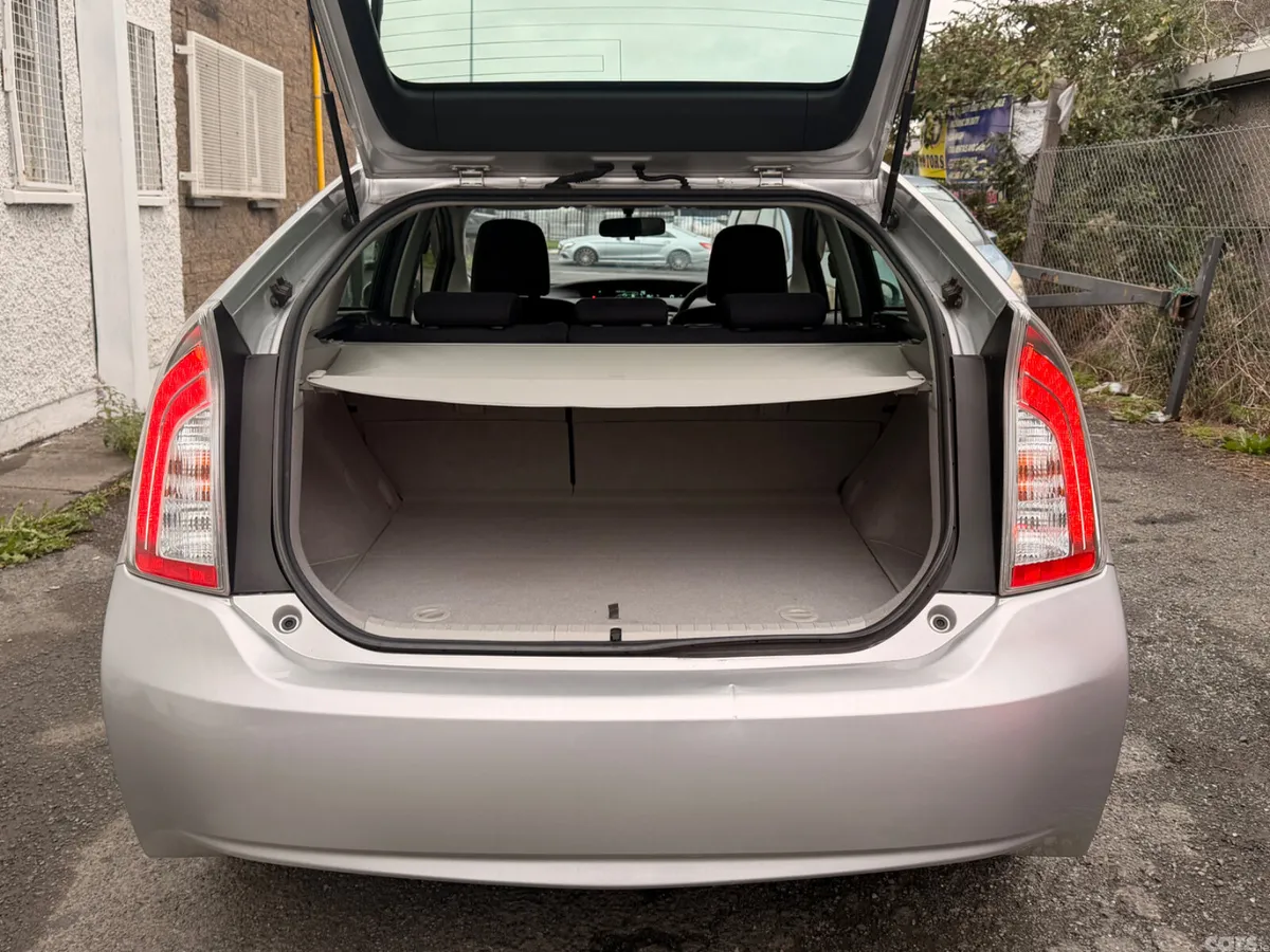 Toyota Prius Hatchback, Petrol Hybrid, 2015, Silver