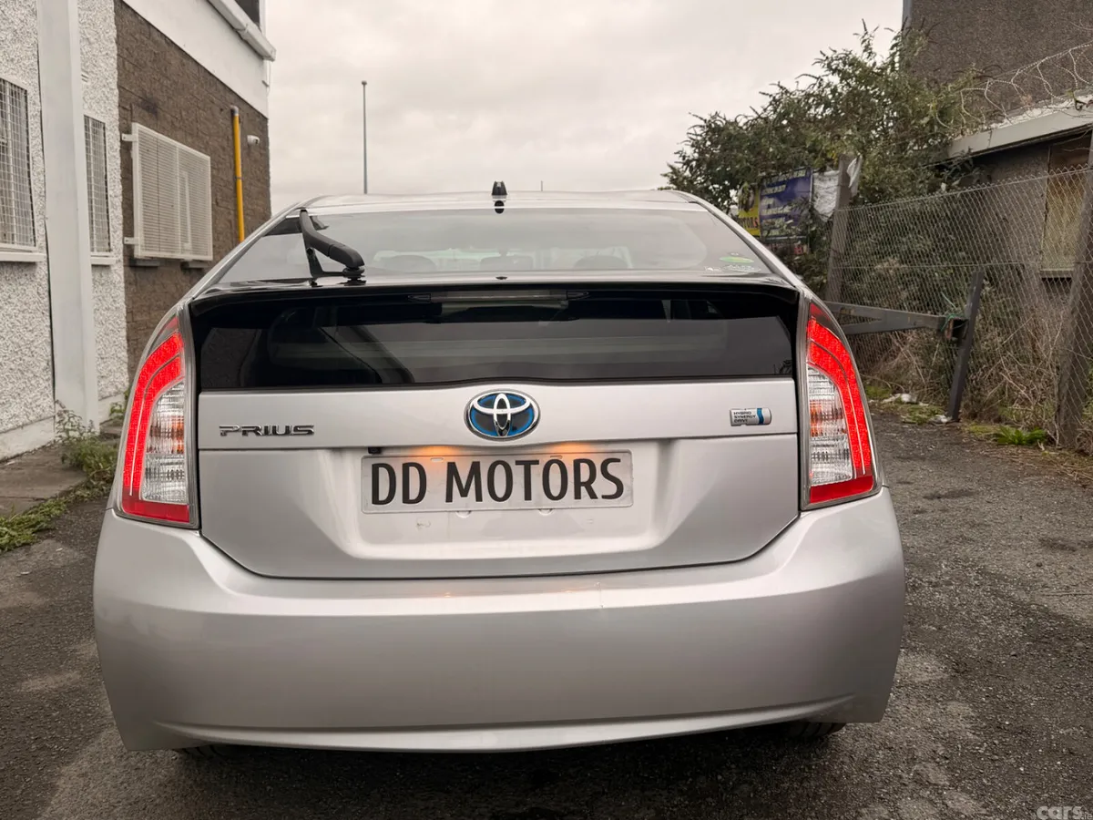 Toyota Prius Hatchback, Petrol Hybrid, 2015, Silver
