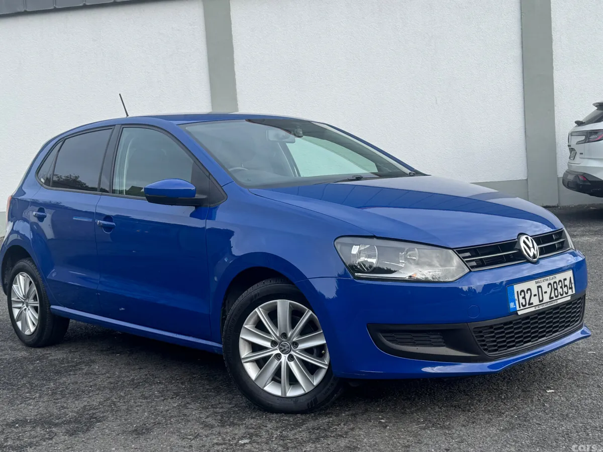 Volkswagen Polo Hatchback, Petrol, 2013, Blue