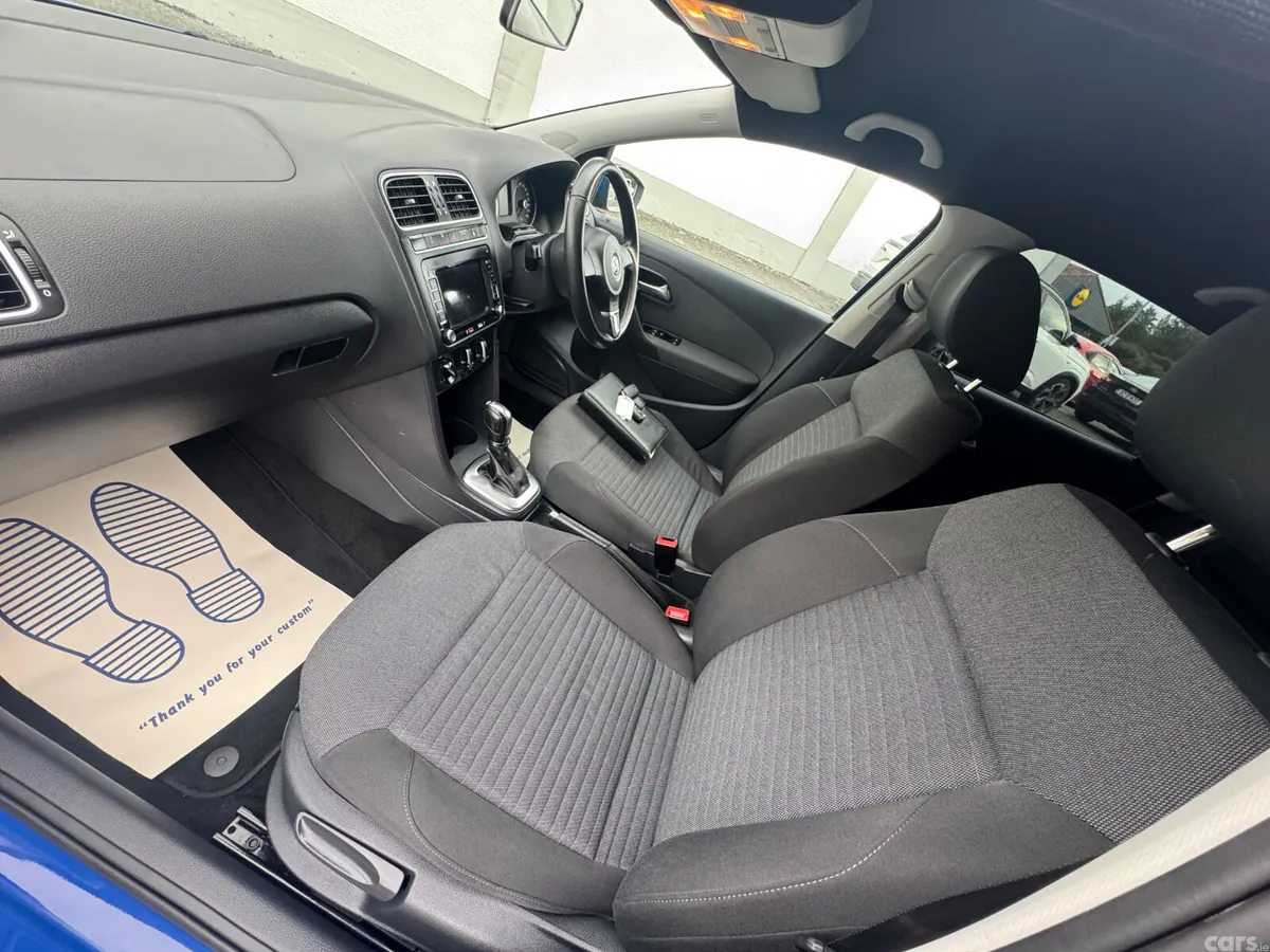 Volkswagen Polo Hatchback, Petrol, 2013, Blue