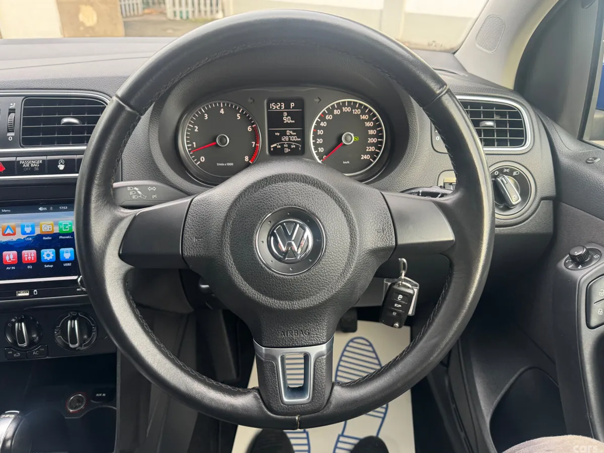 Volkswagen Polo Hatchback, Petrol, 2013, Blue