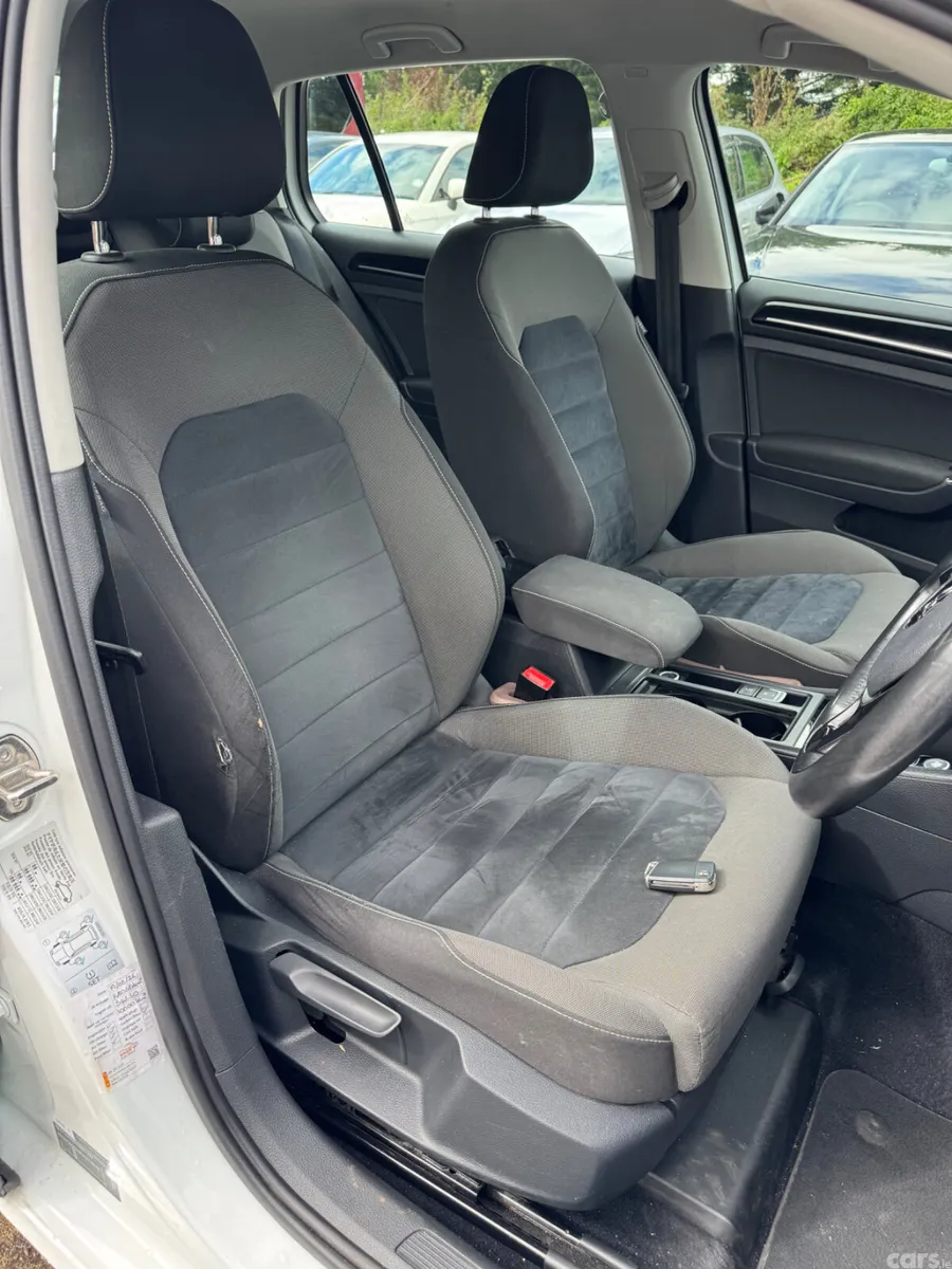 Volkswagen Golf Hatchback, Petrol, 2015, White