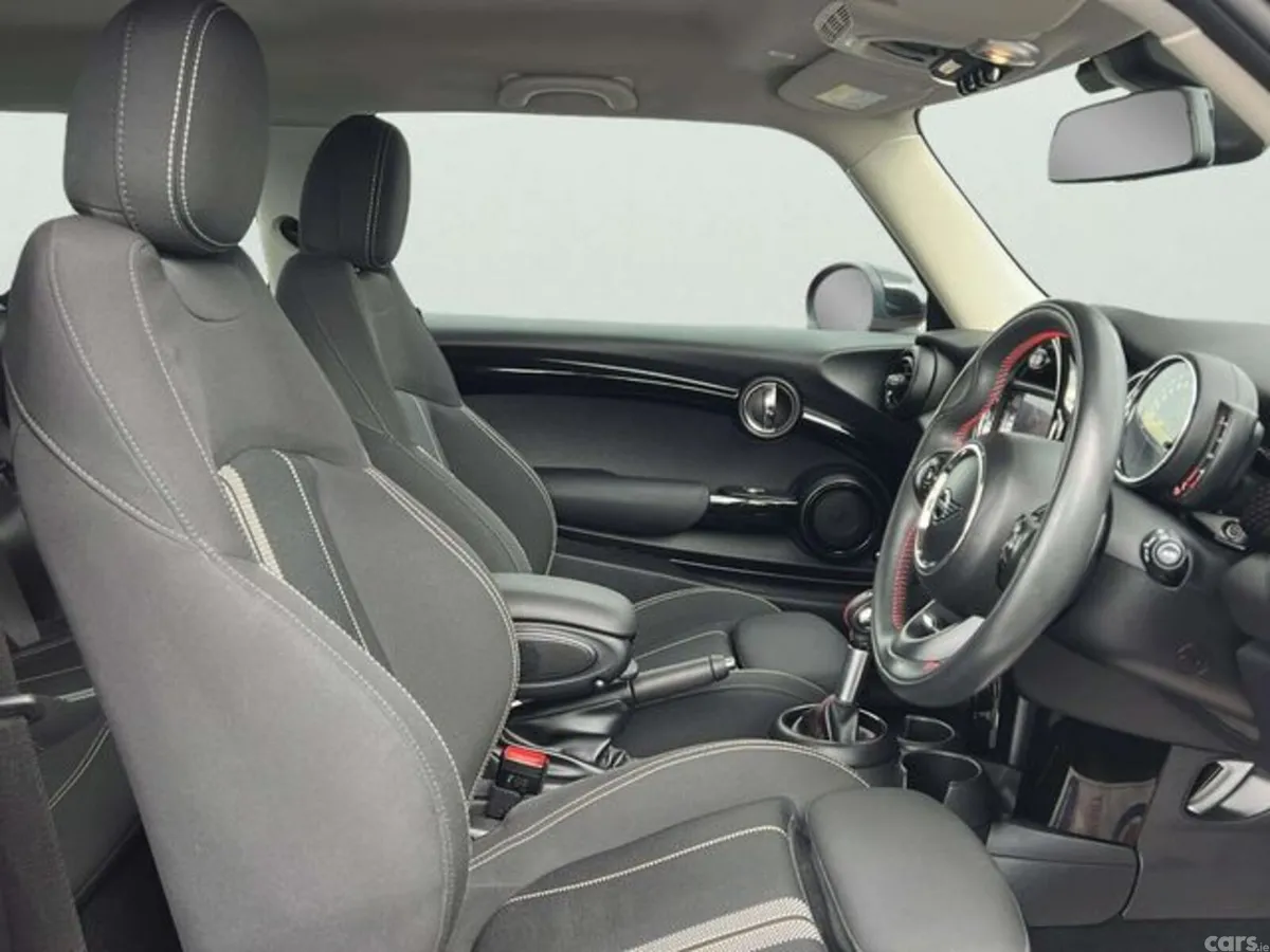 Mini Cooper Hatchback, Diesel, 2020, Red