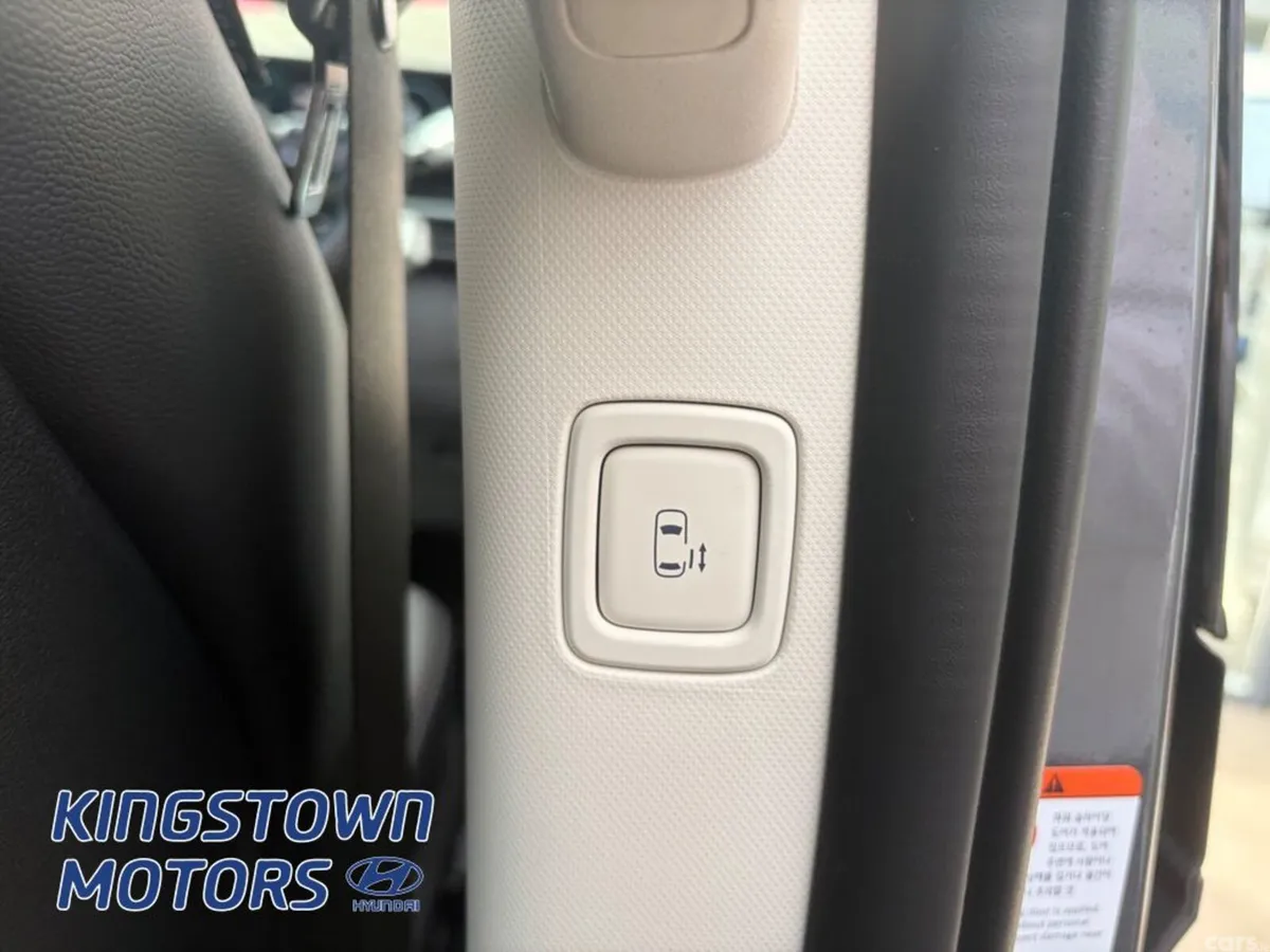 Hyundai Staria Minibus, Electric, 2027, Grey