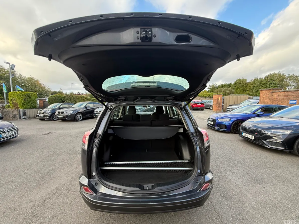 Toyota RAV4 MPV, Diesel, 2018, Grey