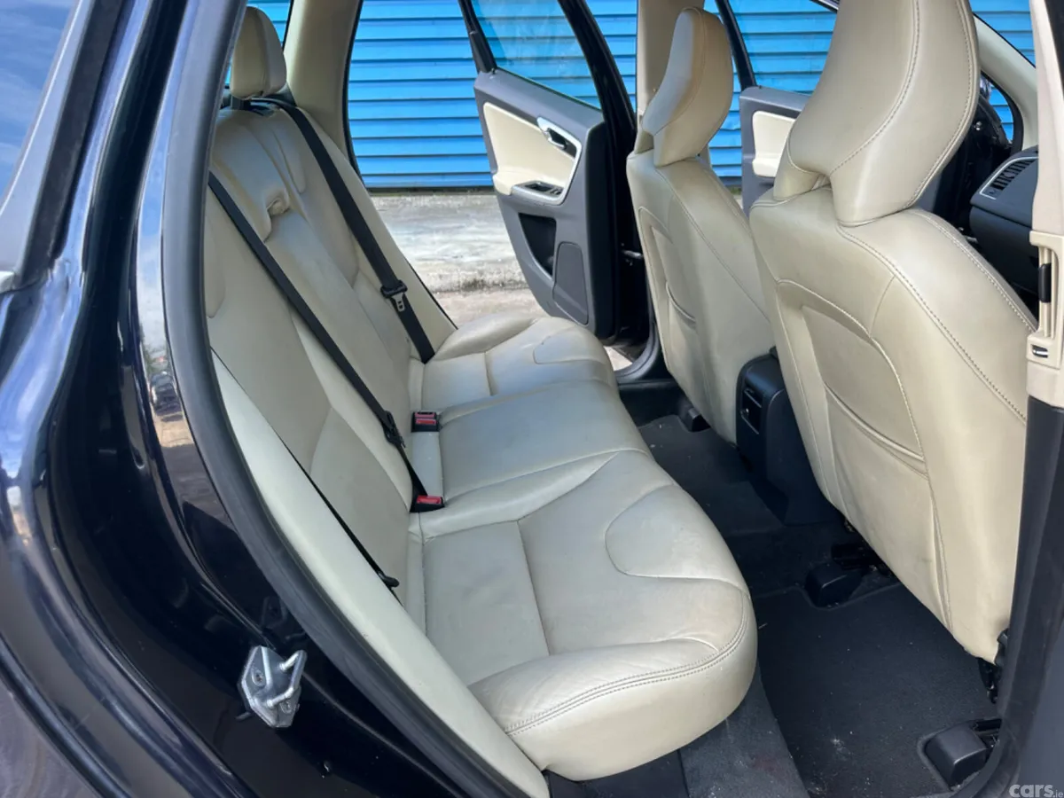Volvo XC60 SUV, Diesel, 2016, Blue