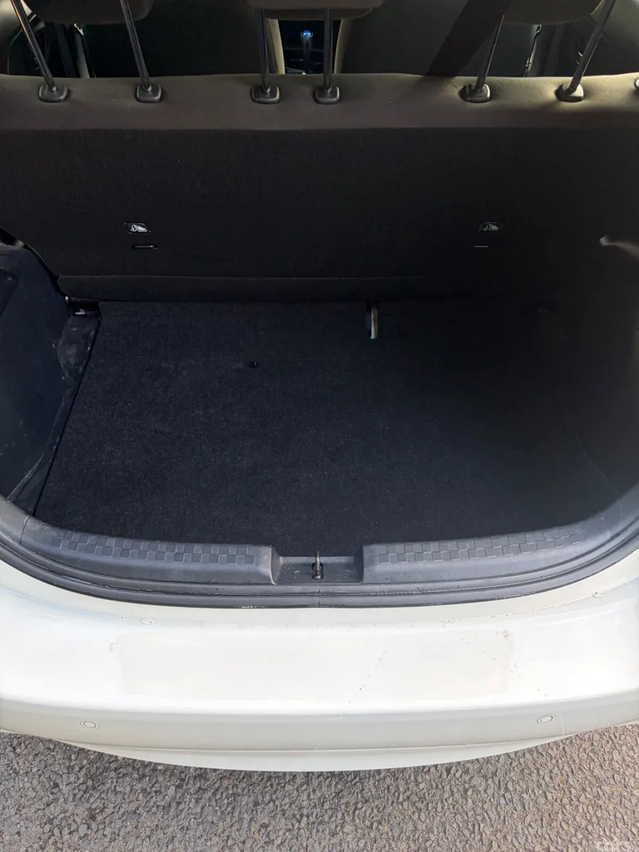 Toyota Aqua Hatchback, Petrol Hybrid, 2020, White