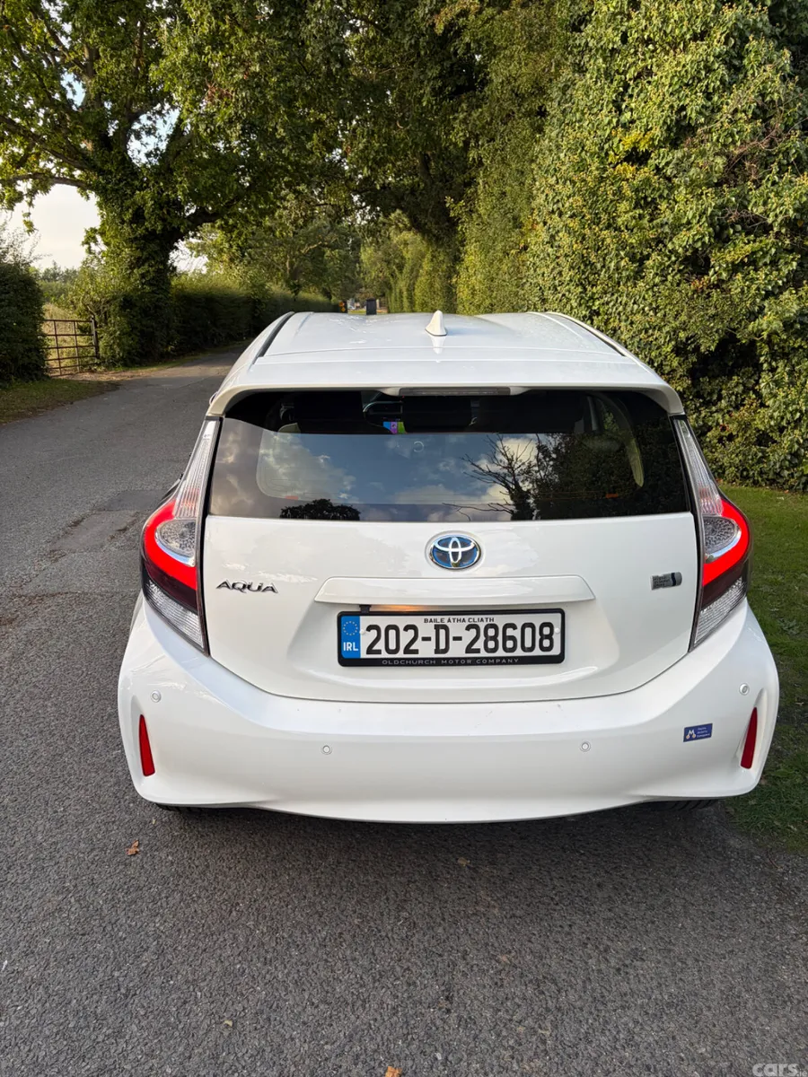 Toyota Aqua Hatchback, Petrol Hybrid, 2020, White