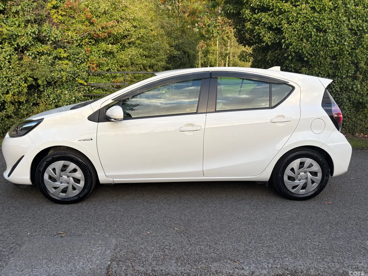 Toyota Aqua Hatchback, Petrol Hybrid, 2020, White