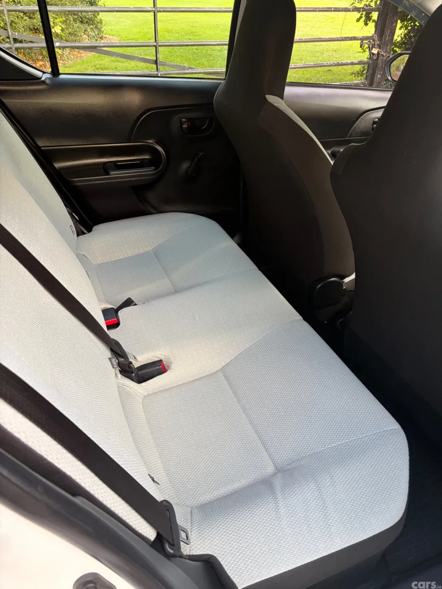 Toyota Aqua Hatchback, Petrol Hybrid, 2020, White