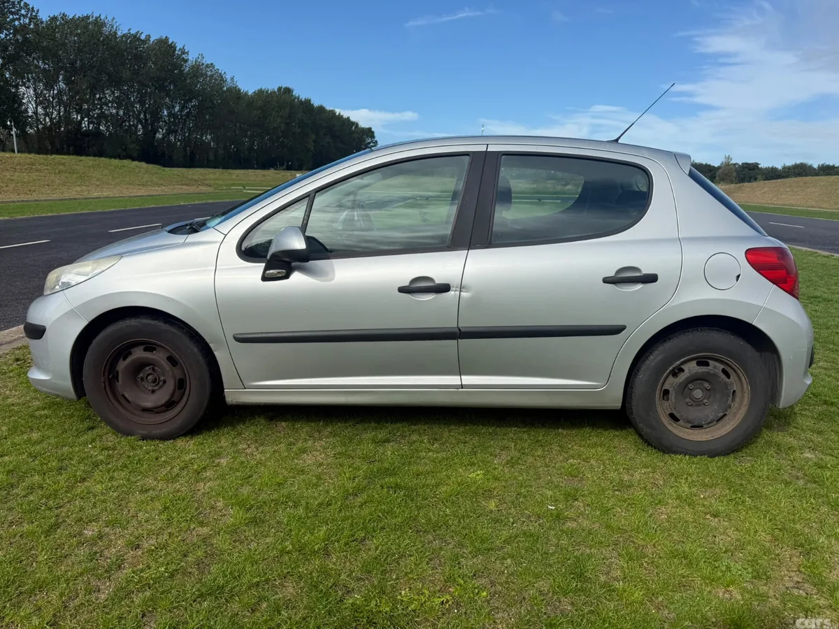 Peugeot 207 Hatchback, Diesel, 2009, Silver