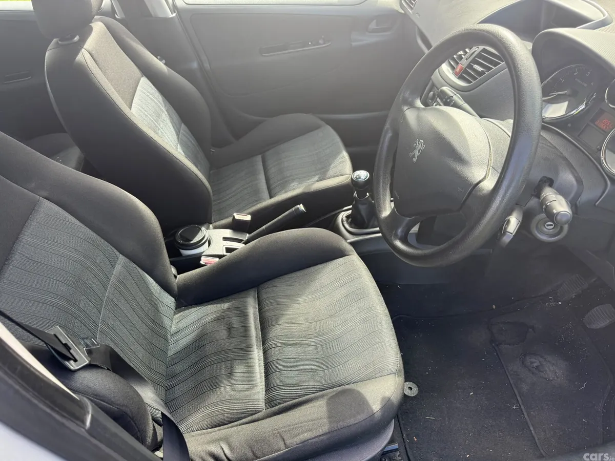 Peugeot 207 Hatchback, Diesel, 2009, Silver