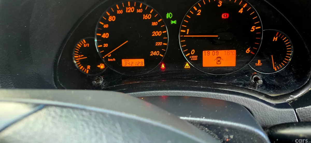 Toyota Avensis Saloon, Diesel, 2009, Grey