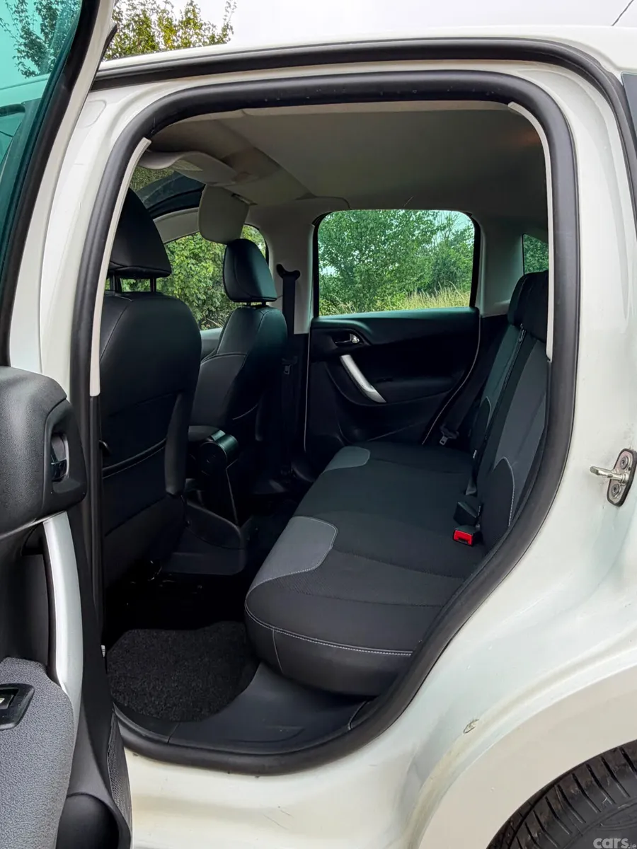 Citroen C3 Hatchback, Petrol, 2013, White