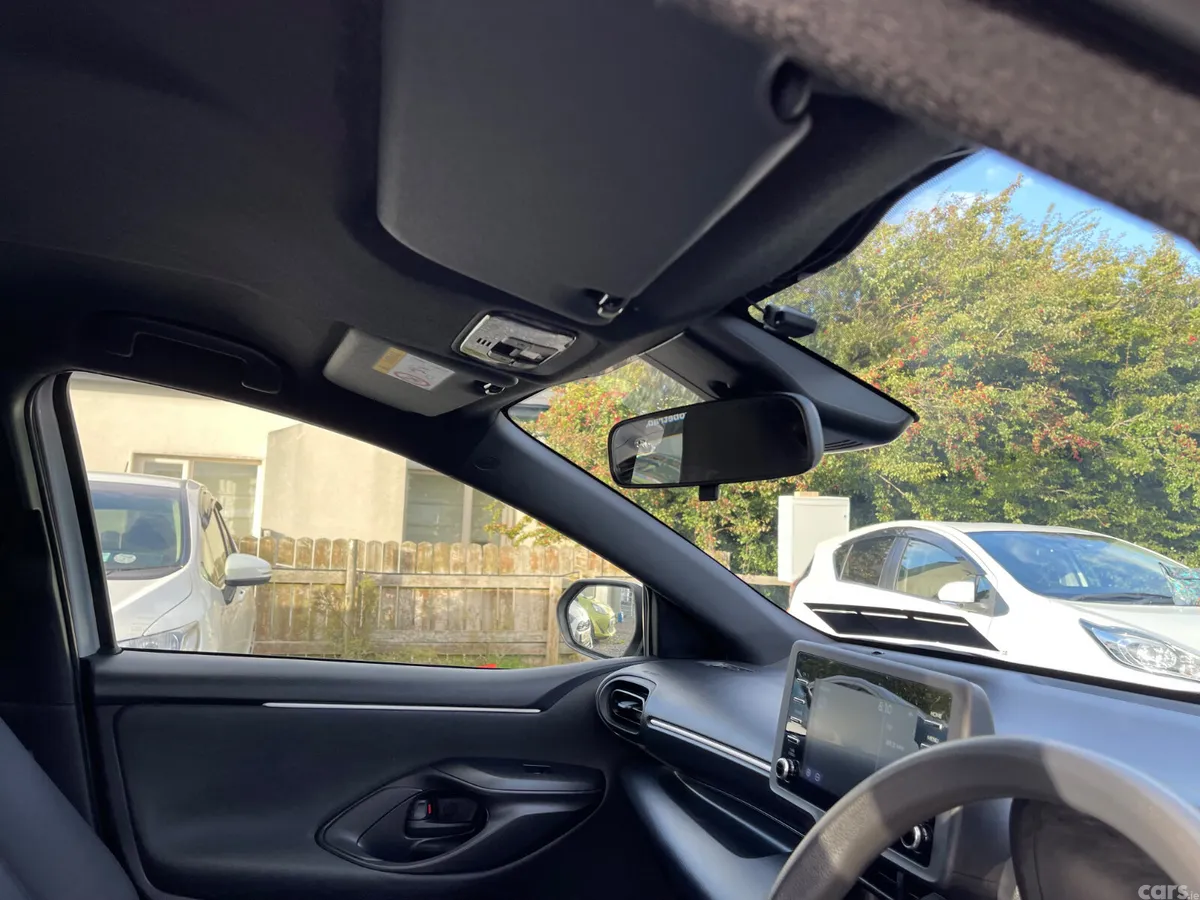 Toyota Yaris Hatchback, Petrol Hybrid, 2021, Silver