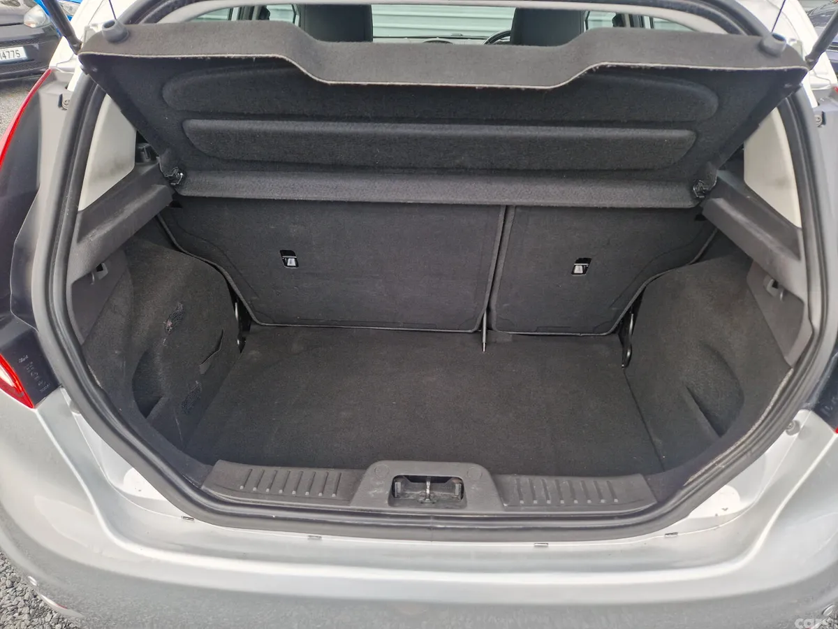 Ford Fiesta Hatchback, Petrol, 2017, Grey