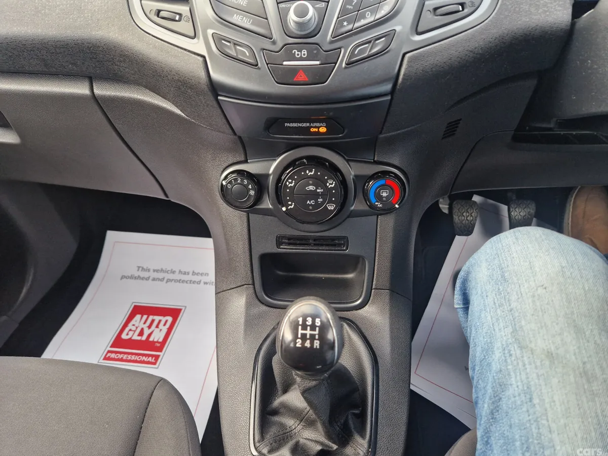 Ford Fiesta Hatchback, Petrol, 2017, Grey