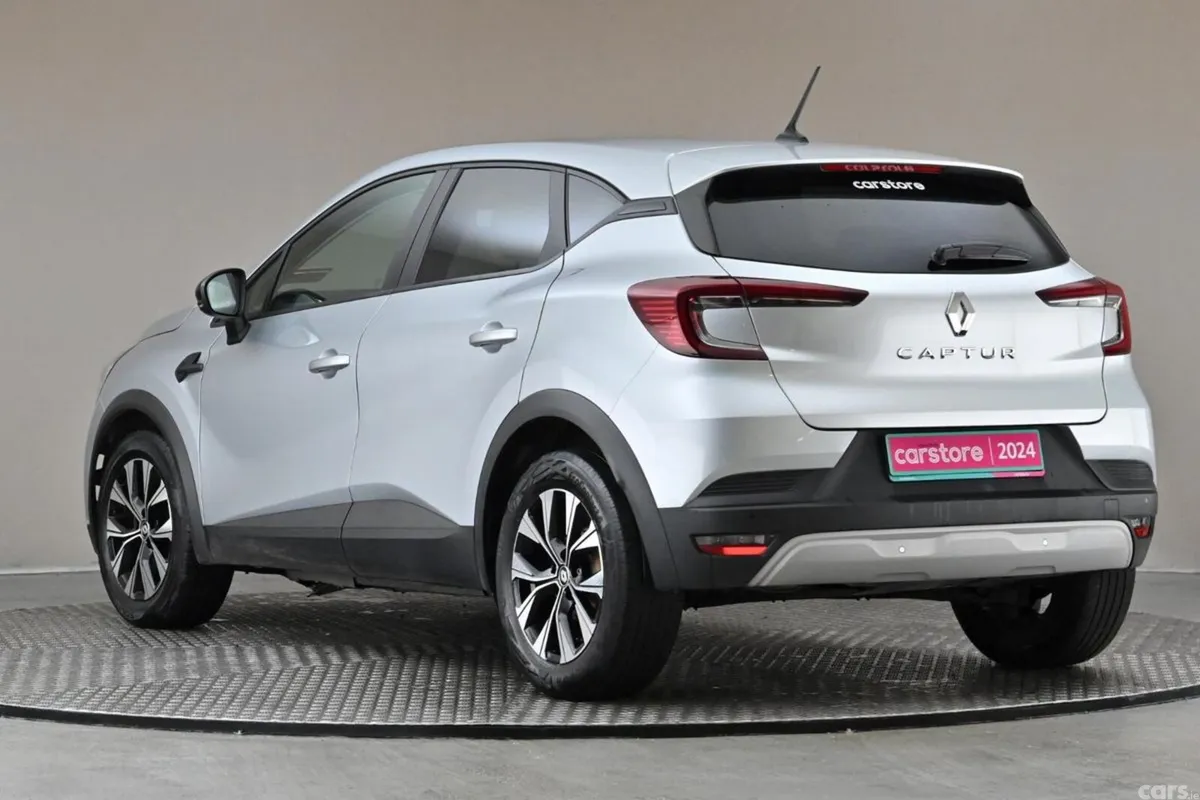 Renault Captur SUV, Petrol, 2024, Silver