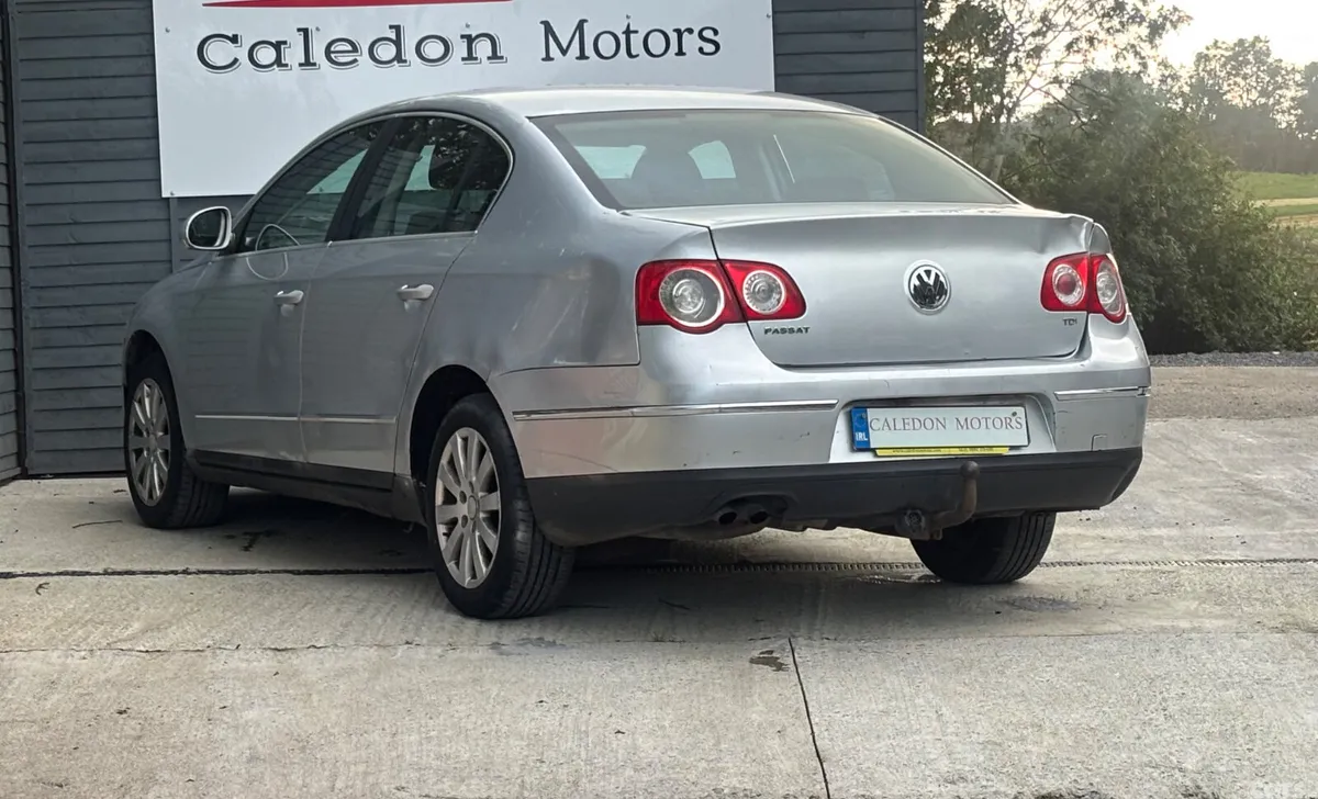 Volkswagen Passat Saloon, Diesel, 2007, Silver