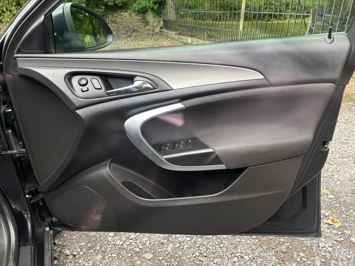 Opel Insignia Hatchback, Diesel, 2016, Black