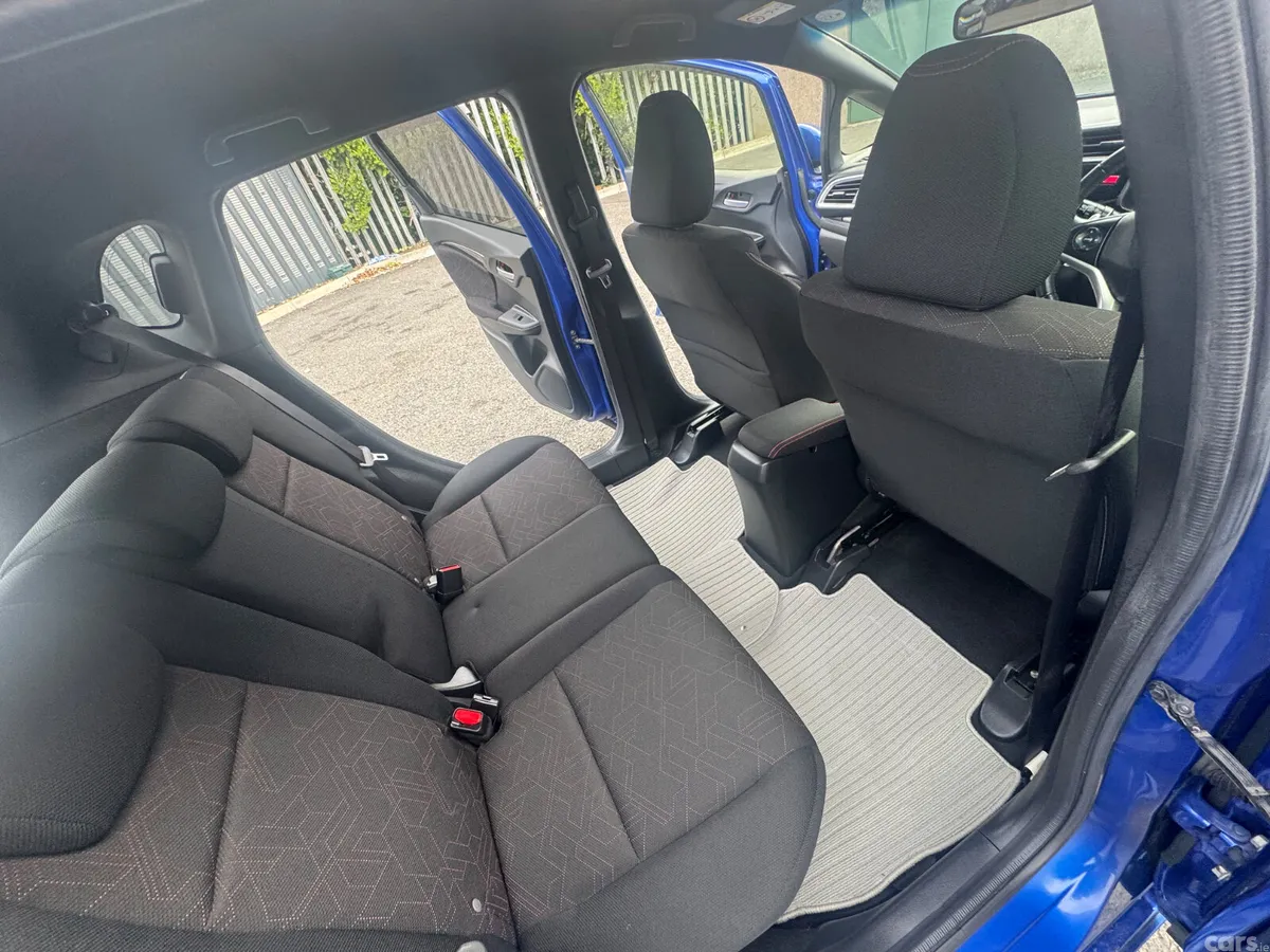 Honda Fit Hatchback, Petrol Hybrid, 2015, Blue