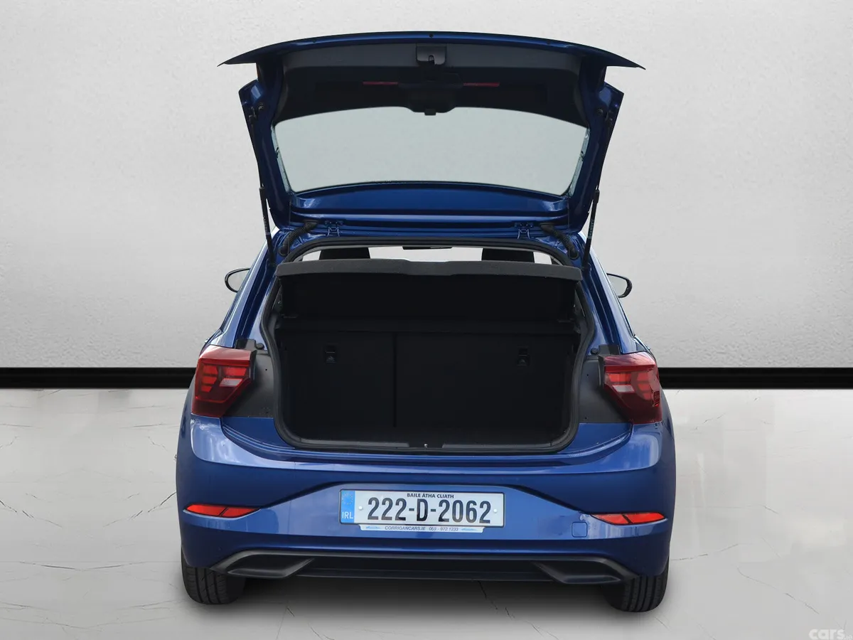 Volkswagen Polo Hatchback, Petrol, 2022, Blue