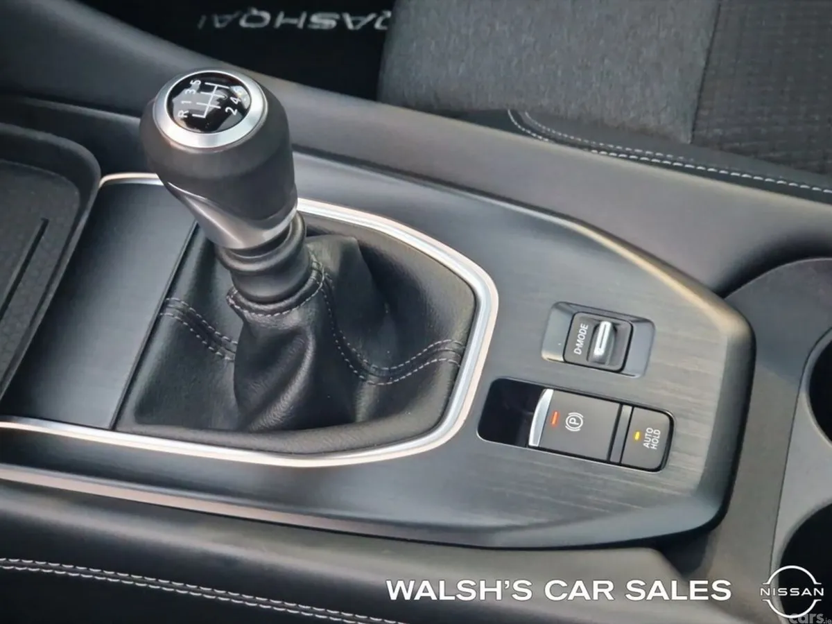 Nissan Qashqai SUV, Petrol, 2024, Silver