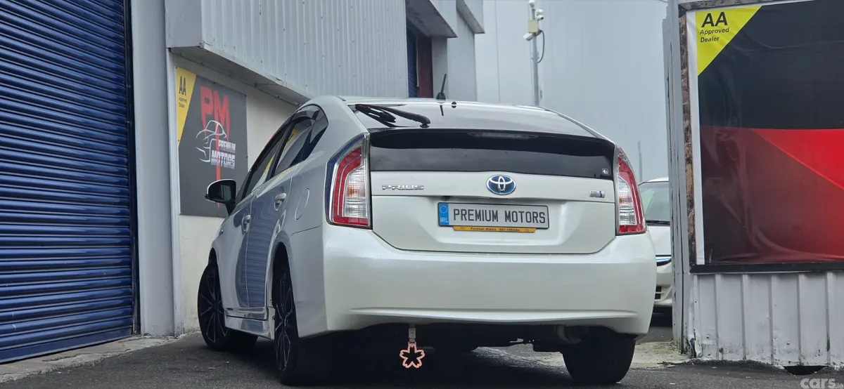 Toyota Prius Hatchback, Petrol Hybrid, 2014, White
