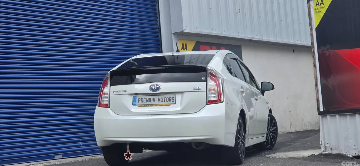 Toyota Prius Hatchback, Petrol Hybrid, 2014, White