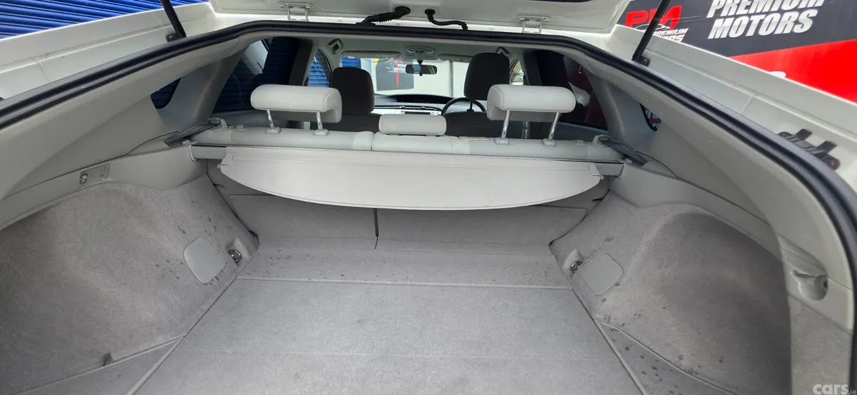 Toyota Prius Hatchback, Petrol Hybrid, 2014, White