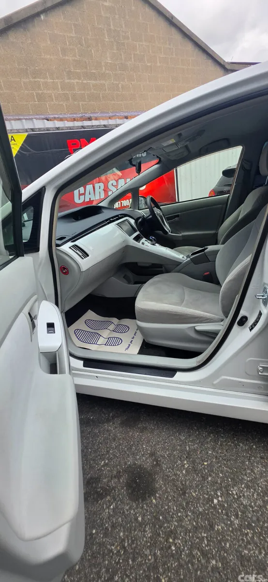 Toyota Prius Hatchback, Petrol Hybrid, 2014, White