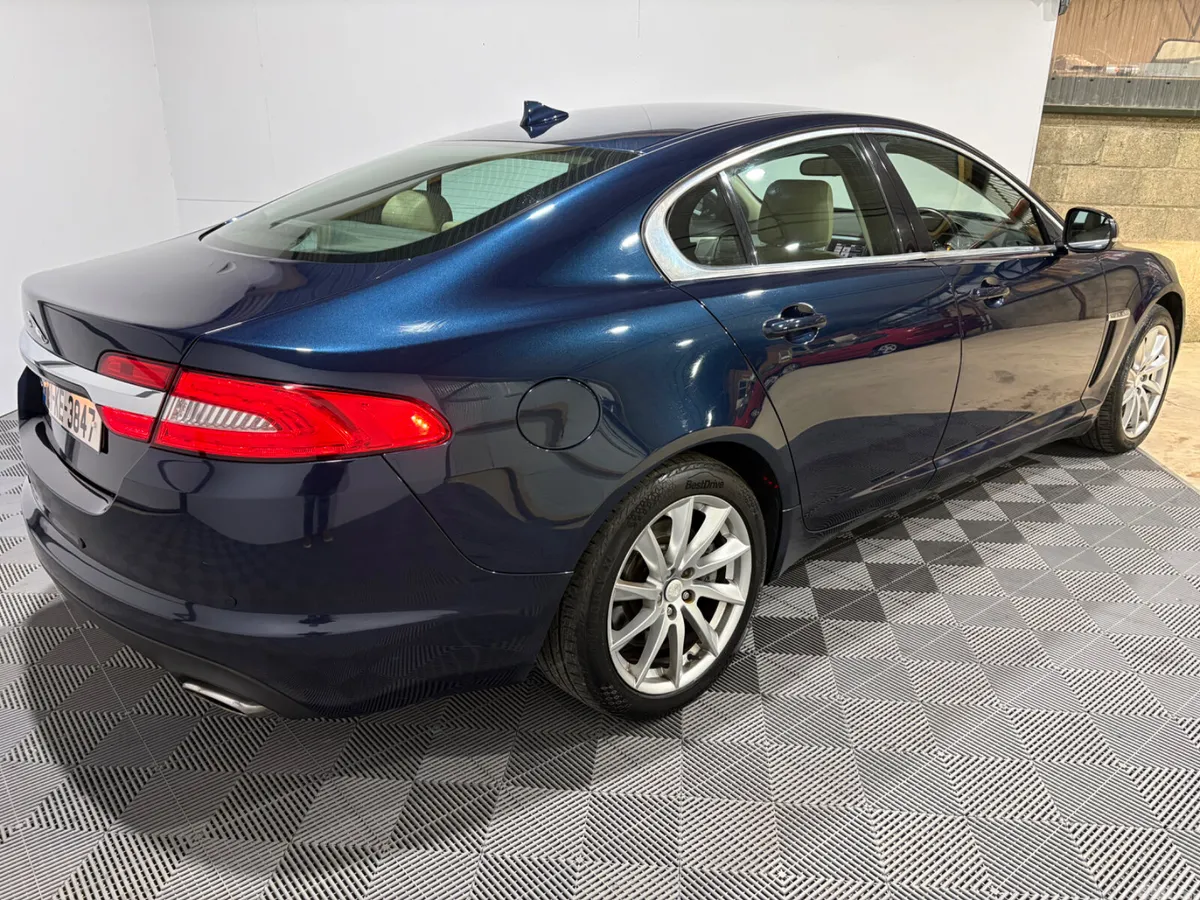 Jaguar XF Saloon, Diesel, 2013, Blue