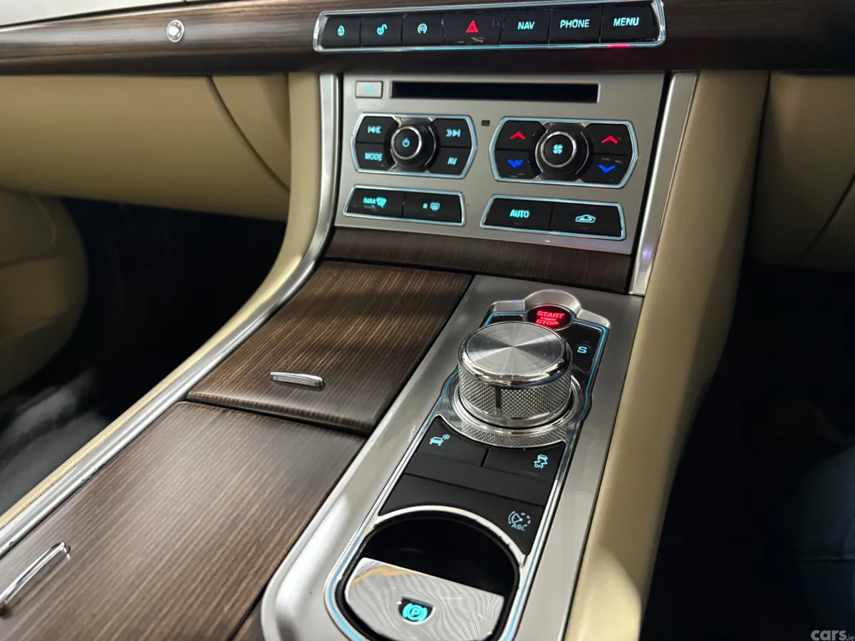Jaguar XF Saloon, Diesel, 2013, Blue
