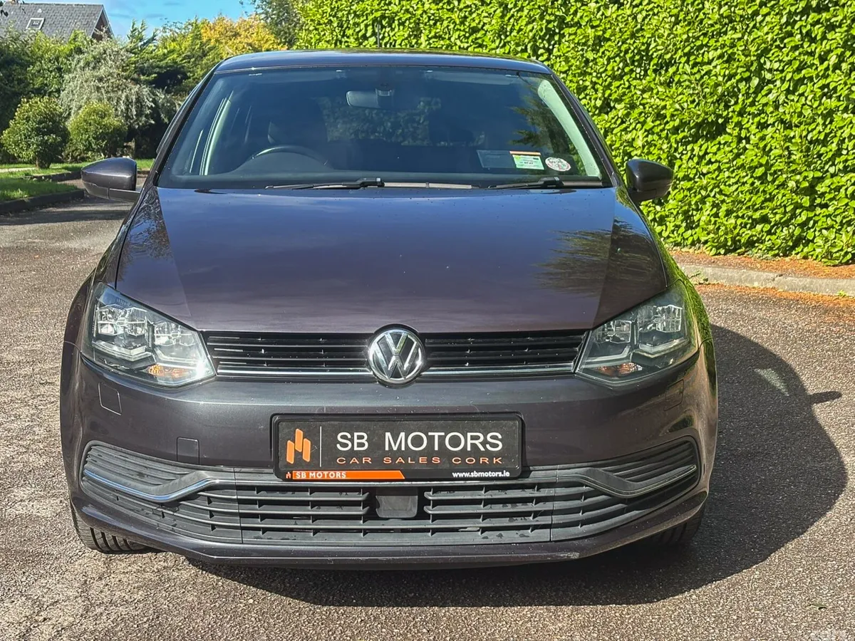 Volkswagen Polo Hatchback, Petrol, 2015, Grey