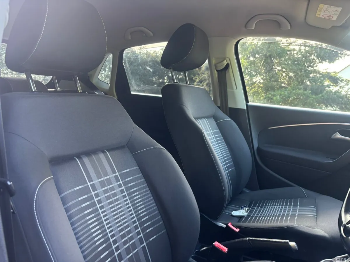 Volkswagen Polo Hatchback, Petrol, 2015, Grey